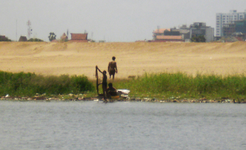 A Phnom Penh family.